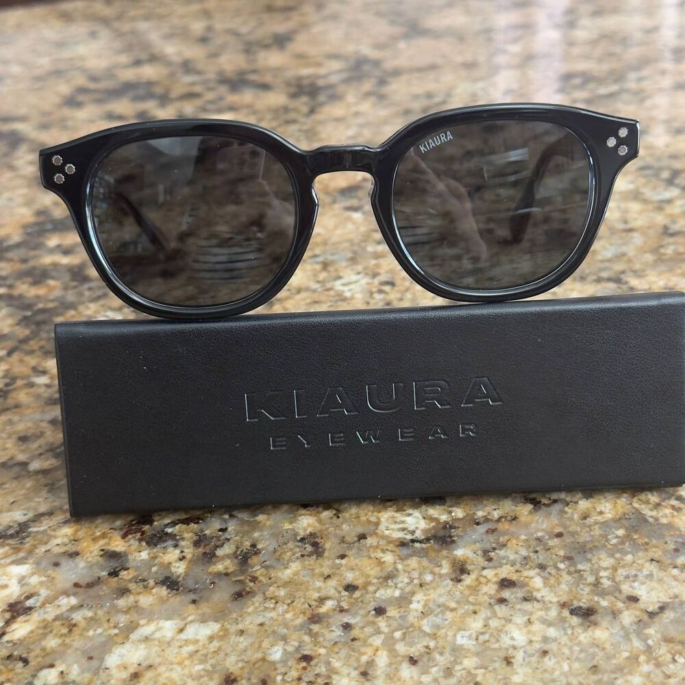 KIAURA Eyewear Foster XL Sunglasses Black Crystal New with Case
